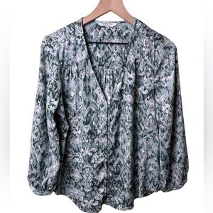 Liverpool Los Angeles Misty Sage Ikat Vneck Button Front 3/4 Puff Sleeve Medium
